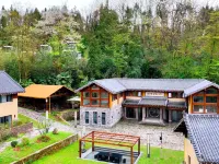LiChuan BaiQueshan Residential hostal Hotels in Lichuan