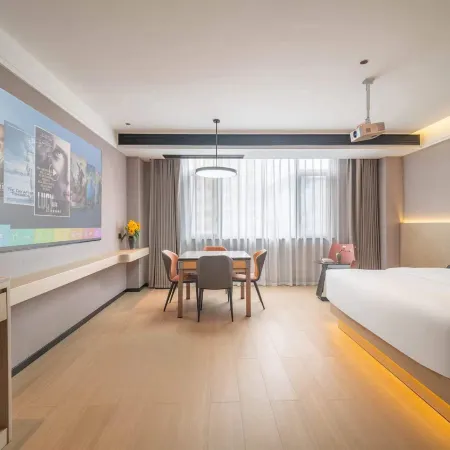 KMF Shadow Stay Smart Hotel(Zhenfeng Bus Station Zhenfeng Ancient City Store)