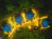 Queen Forest Air Campsite Отели рядом с достопримечательностью «Национальный лесной парк Дай Вайшань»