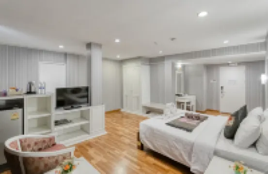 Aunchaleena Grand Hotel Các khách sạn gần Huamark Indoor Stadium