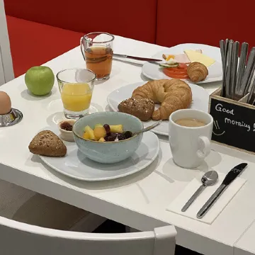 Wyndham Garden Duesseldorf City Centre Koenigsallee Отели рядом с достопримечательностью «Рейнская телебашня (Рейнтурм)»