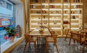 Man · Hotel(Kunming Railway Station Tangzixiang Subway station store)