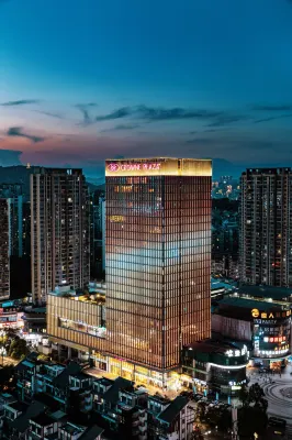 Crowne Plaza Yibin Hotels near Shuanglongzhen Passenger Transport Terminal