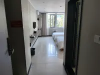 Shell Hotel (Anyuan Baian Huating) - parking
