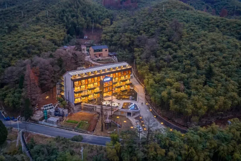 Lingshang · Jiangnan Tianchi Holiday Hotel