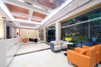 Contracted theme hotel