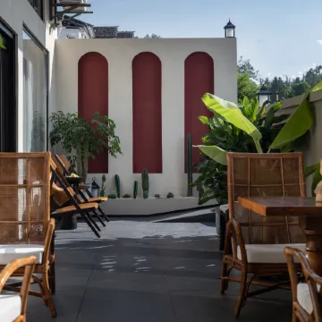 qianhuanflowershejishiyeshedujiajiudian