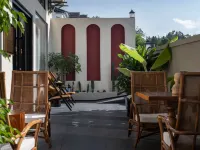 qianhuanflowershejishiyeshedujiajiudian