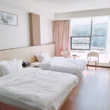 Pinghe Regional Tourism Distribution Service Center Hotel