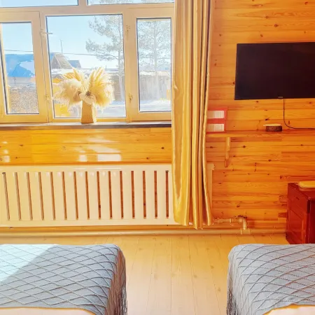 Jiayuan Inn, Arctic Village