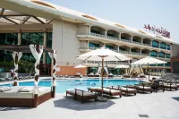 Mövenpick Grand Al Bustan Dubai - Bintang 5