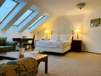 OPERA16 Guestrooms