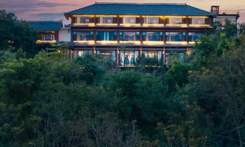 騰沖拓樸·雲崖望山溫泉飯店
