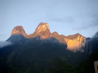 The love of the mountains and rivers of Haokun Lake - vue sur la montagne