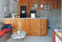 RedDoorz @ Golden Travellers Inn Antique Hotels in San Jose de Buenavista