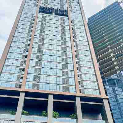 Premium Luxury Menara Jakarta Residence Hotel Exterior