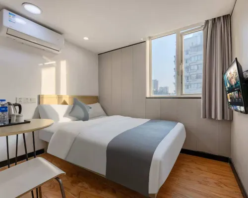 Yifang Hotel (Guangzhou Shangxiajiu Pedestrian Street Yong Qing Fang Hotels near Li Wan