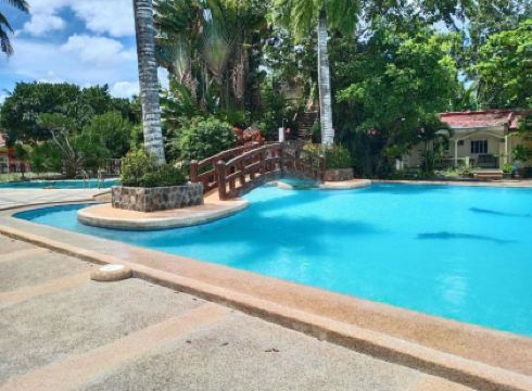 RedDoorz Plus @ Costa Roca Balamban