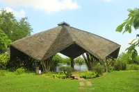 Hanchey Bamboo Resort Hoteles en 