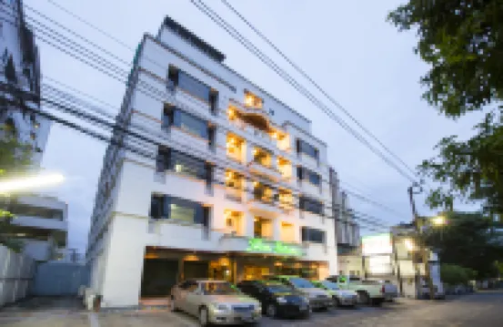 Siam Palace Hotel Hotels near Bang Sue Junction