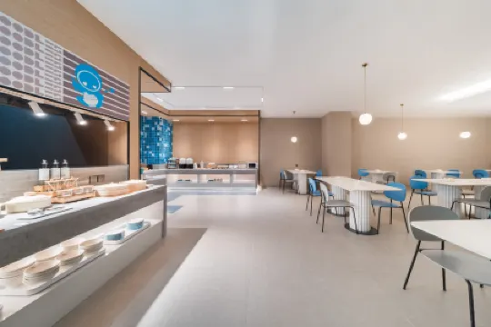 Homeinn Hotel (Yining Liuxing Street Jiefang Road)