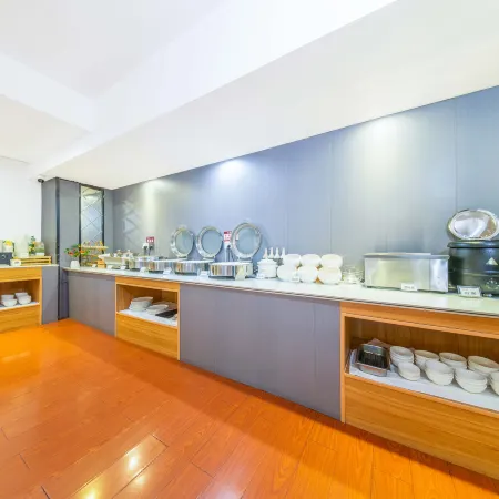 Celebrity Hotel (Jincheng Central Pedestrian Street People's Hospital Store)