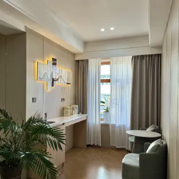 Heihe Yuelai Hotel (Central Street)