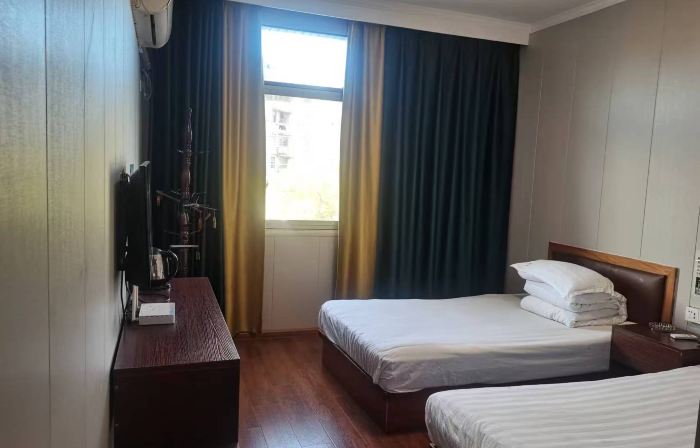 Longyou Longjia Hotel