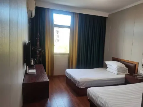 Longyou Longjia Hotel