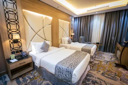 Mirnian Hotel