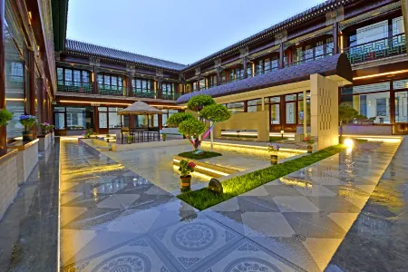 Shanhaiguan Zhujui Quanwang Hotel (Tianxia Diyi Guan Scenic Area) Отели рядом с достопримечательностью «Old Dragon's Head»