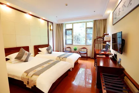 Jiangxuan Hotel (Jiangxi Training Base for Publicity Cadres) Отели рядом с достопримечательностью «yi cui hu gong yuan»