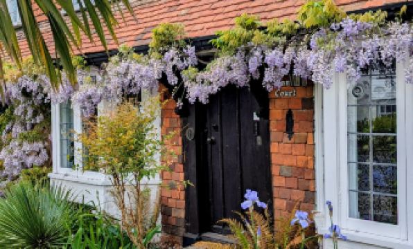 Little Dane Court - Housity