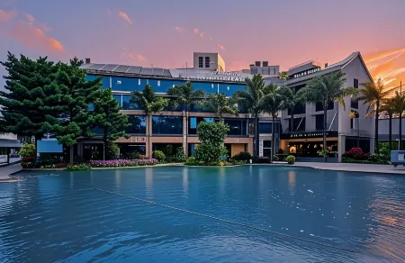 Peninsula Spring Hotel Отели рядом с достопримечательностью «Honghe Nativeland»