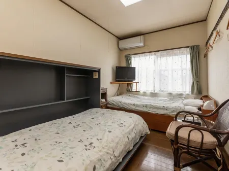 Business Ryokan Hazama Отели рядом с достопримечательностью «Gokashokondo Street»