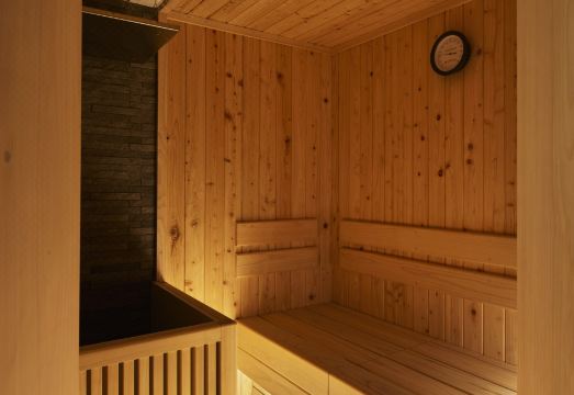 민 기타히로시마 스테이션 이스트 외관