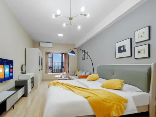 Four Seasons Apartment Hotel