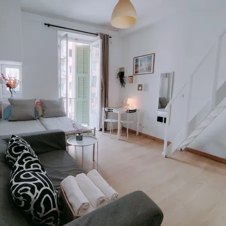 Blue Azur Residence with Balcony and Cityscape View Central City with Double Beds