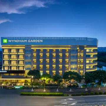 Wyndham Garden Shanghai Pudong Hotels near Shanghai Wild Animal Park