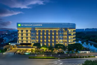 Wyndham Garden Shanghai Pudong Отели рядом с достопримечательностью «Shanghai Institute of Health Science Pudong New Area Branch»