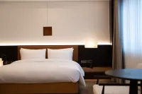 Ninghai Qiantongguzhen Immersing Hotel