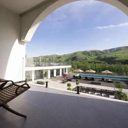 Nayeshanhe Vacation Homestay (Nalati Scenic Area Branch)