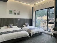 Yuanyang Huajing Homestay (Duoyishu Terrace Scenic Area)