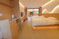 Huaxiang Four Seasons Boutique Inn (Xijiang Qianhu Miao Village)
