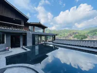 Luanxi Yunshe Humanities Hotel (Xijiang Qianhu Miao Village Observation Deck Branch)