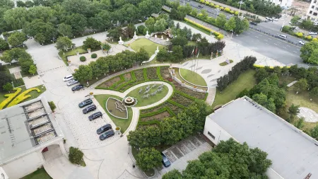 Yanda Hotel (Datong Ancient City Branch) Отели рядом с достопримечательностью «Guanyi Hall of Datong»