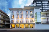 Meet the River View Resort Hotel (Xishuangbanna Jinghong Lancang River Binjiang Avenue) Hotel in zona Jinghong Passenger Bus Station