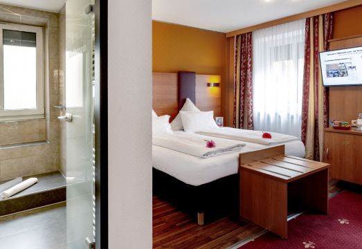 팁탑 호텔 부르크슈미에트 가르니의 깨끗한 객실 내부