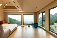 Floral Hotel·Yi Shan Ban Jing - พร้อมระเบียง
