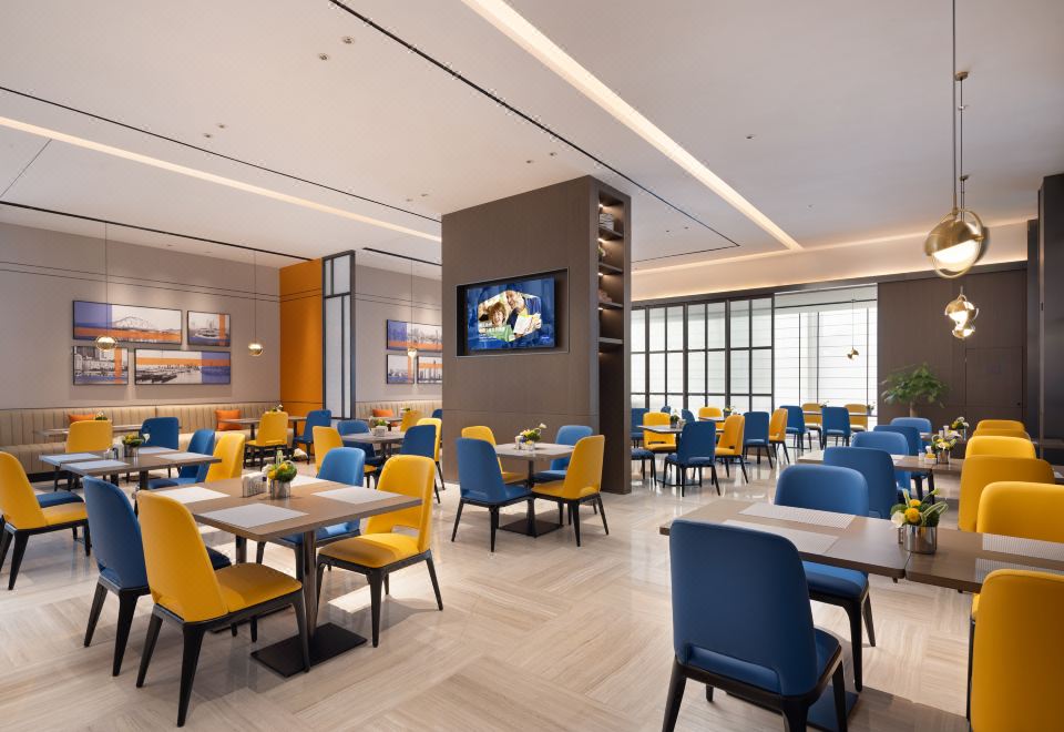 Hampton by Hilton 외관